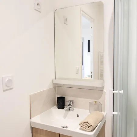 1225location Apartment *