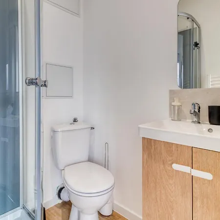 1225location Apartment *